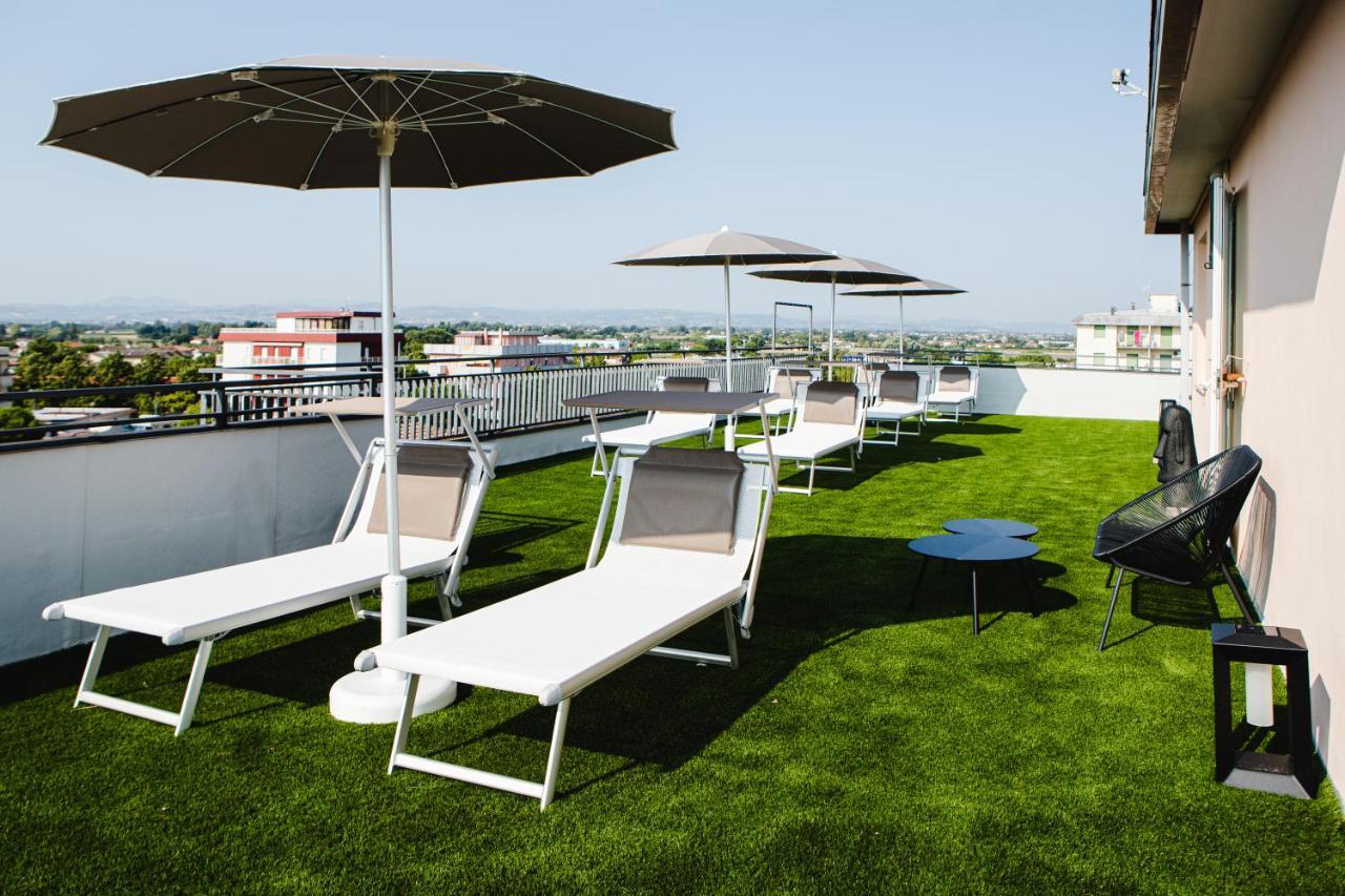Unique Hotel Cesenatico Ngoại thất bức ảnh