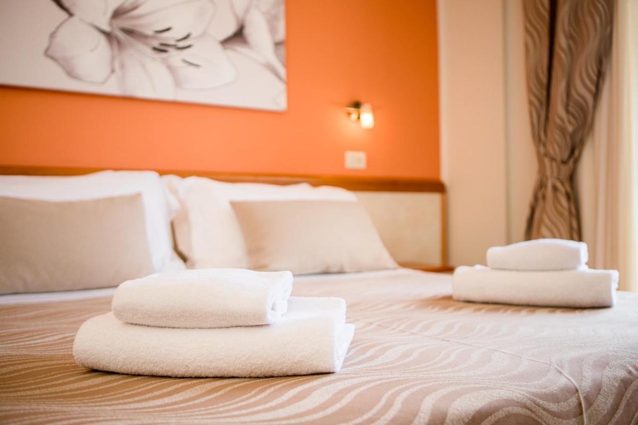 Unique Hotel Cesenatico Ngoại thất bức ảnh