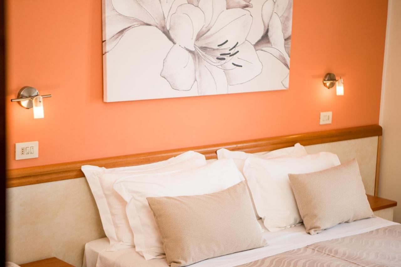Unique Hotel Cesenatico Ngoại thất bức ảnh